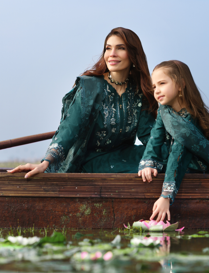 MnDaughter-Eid-Teal-003