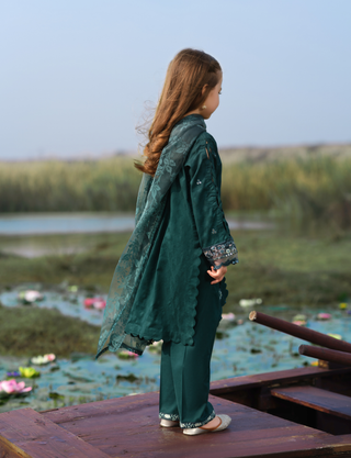 MnDaughter-Eid-Teal-003