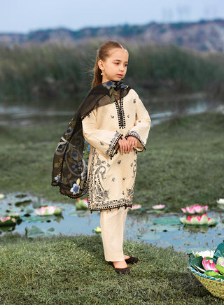 MnDaughter-Eid-White -006