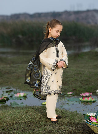 MnDaughter-Eid-White -006