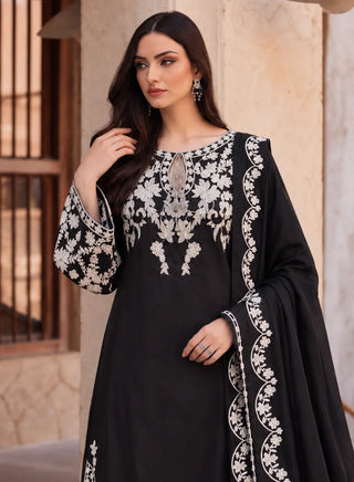 Romana-Black