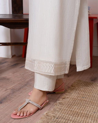 Off-White 2pc Readymade Lawn Suit