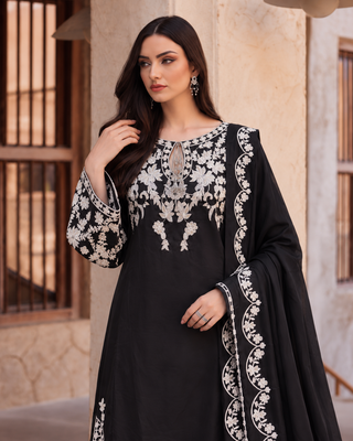 Romana Black
