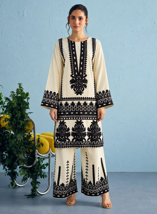 Raha-Off White