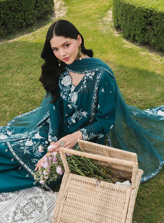 Lilly-MnD-Teal-004