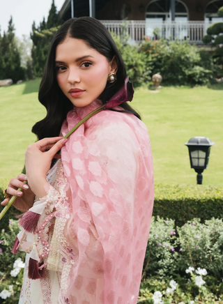 Lilly-MnD-Off White-005