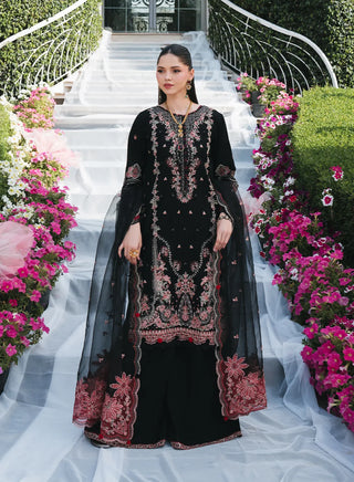 Lilly-MnD-Black-007