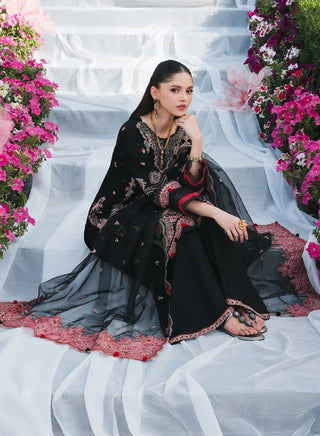 Lilly-MnD-Black-007