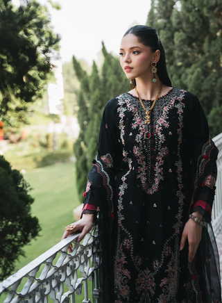 Lilly-MnD-Black-007