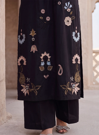 Aina-2pc-Black