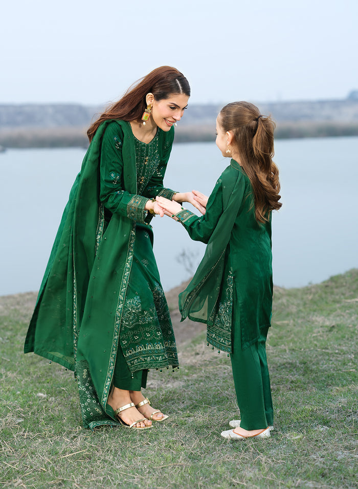 MnDaughter-Eid Bottle Green-007