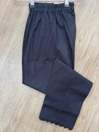 Tr-Black-003